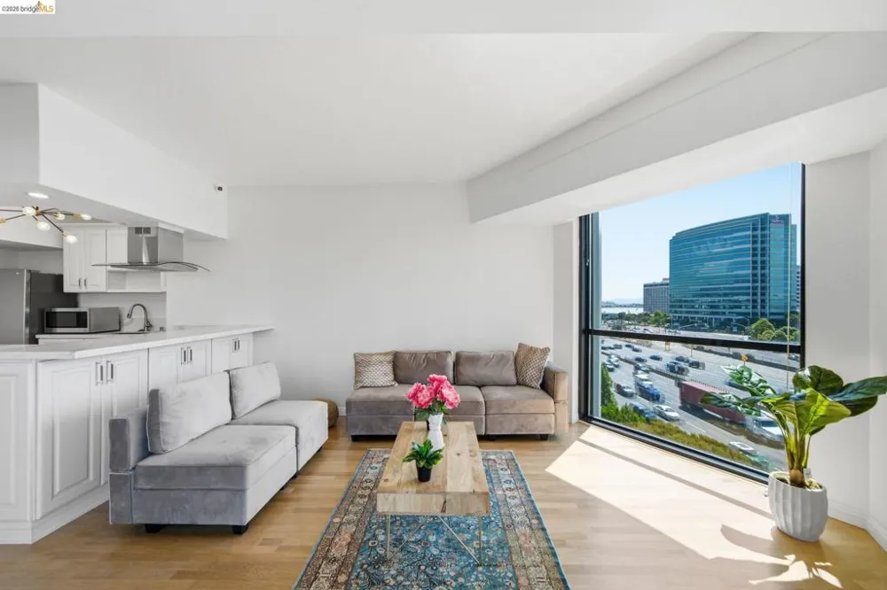 6363 Christie Ave #606 Emeryville, CA 94608