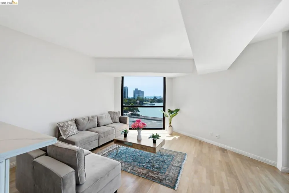 6363 Christie Ave #606 Emeryville, CA 94608