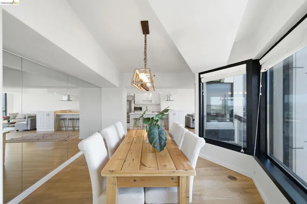 6363 Christie Ave #606 Emeryville, CA 94608