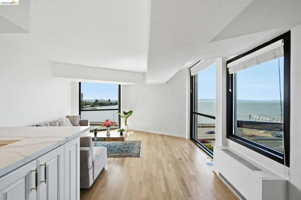 6363 Christie Ave #606 Emeryville, CA 94608