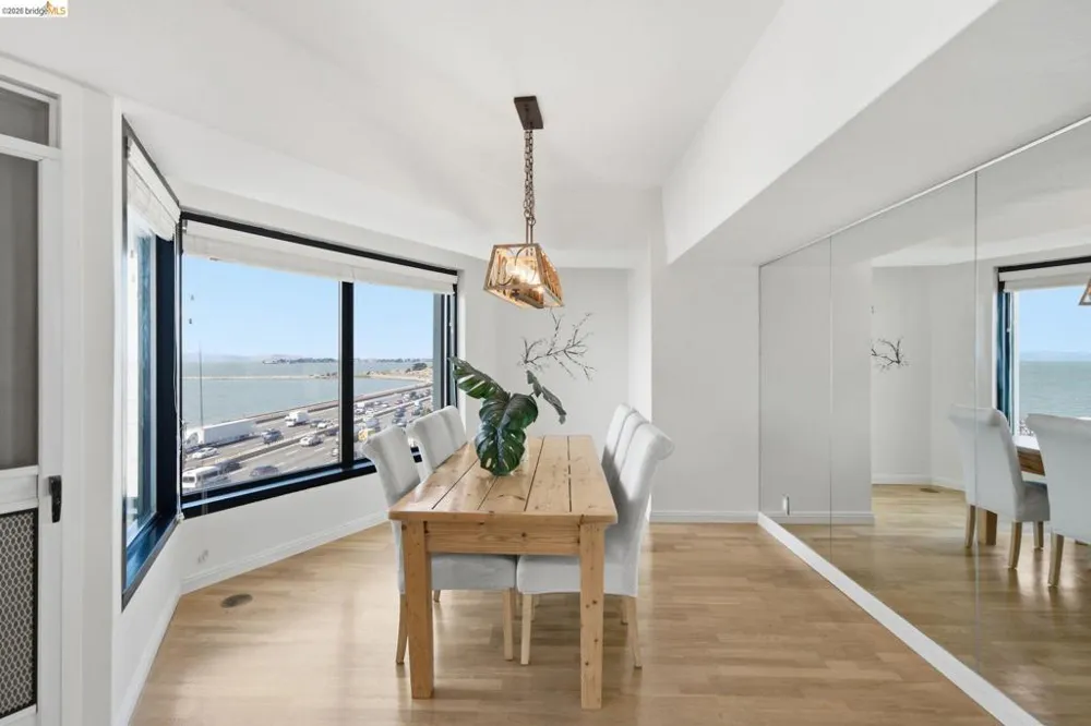6363 Christie Ave #606 Emeryville, CA 94608