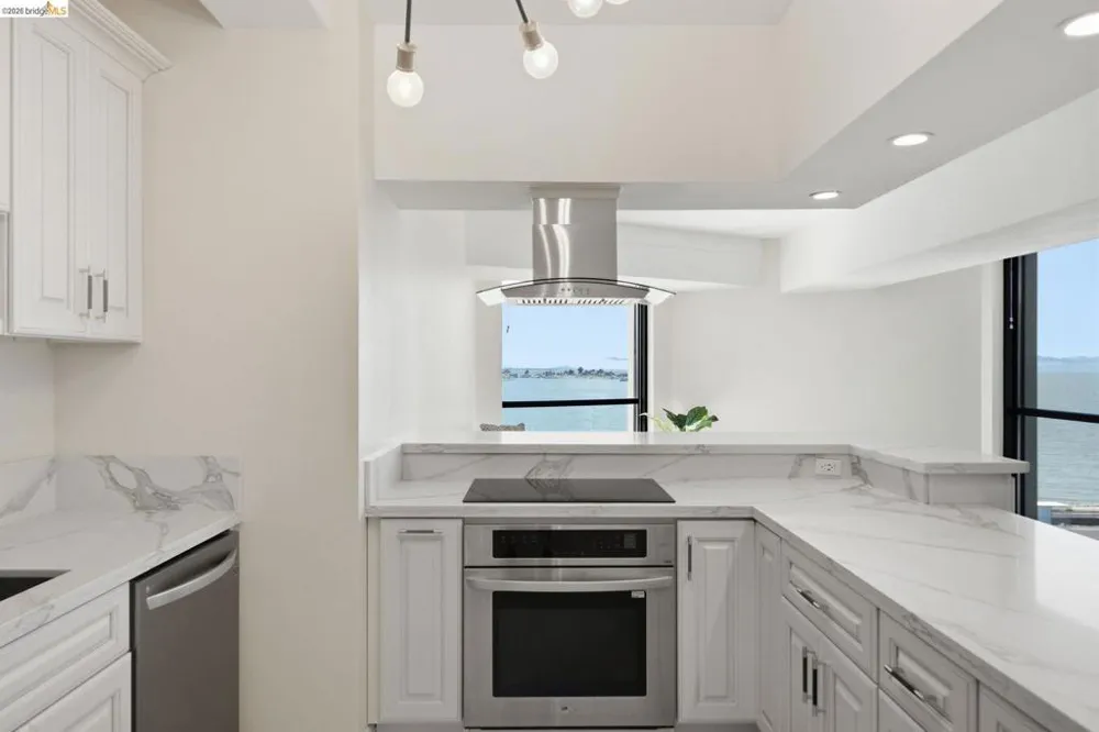 6363 Christie Ave #606 Emeryville, CA 94608