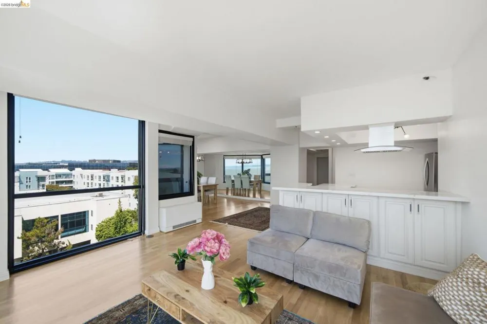 6363 Christie Ave #606 Emeryville, CA 94608