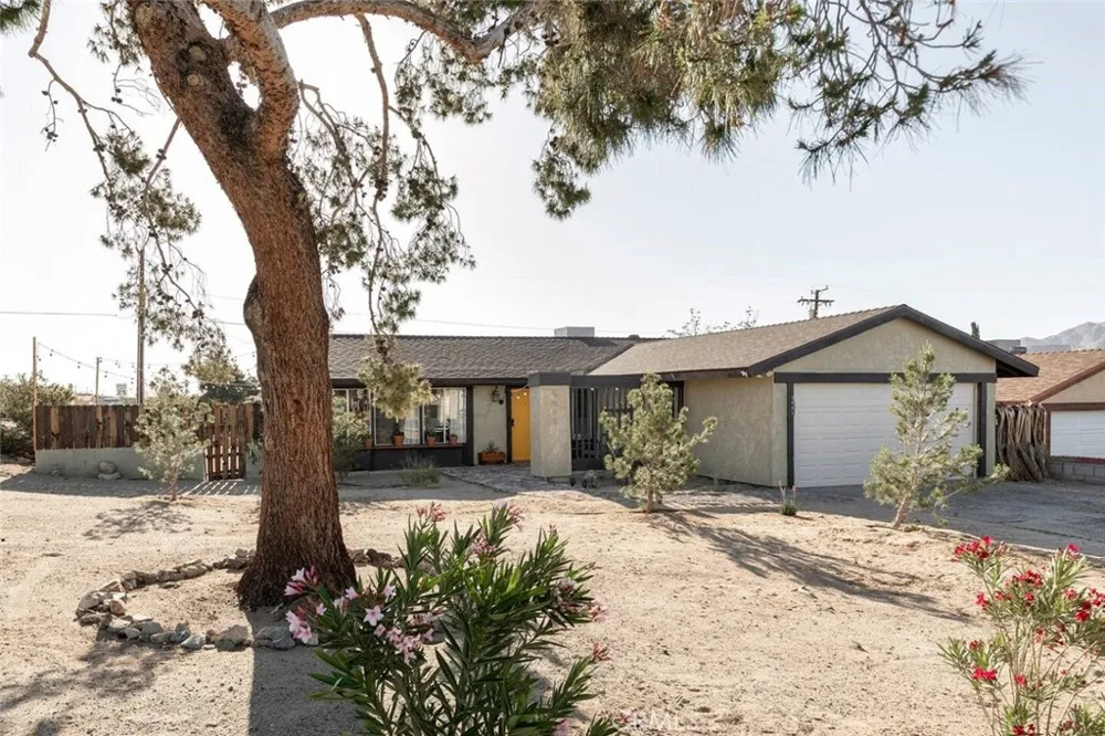 5985 Morongo Road 29 Palms, CA 92277