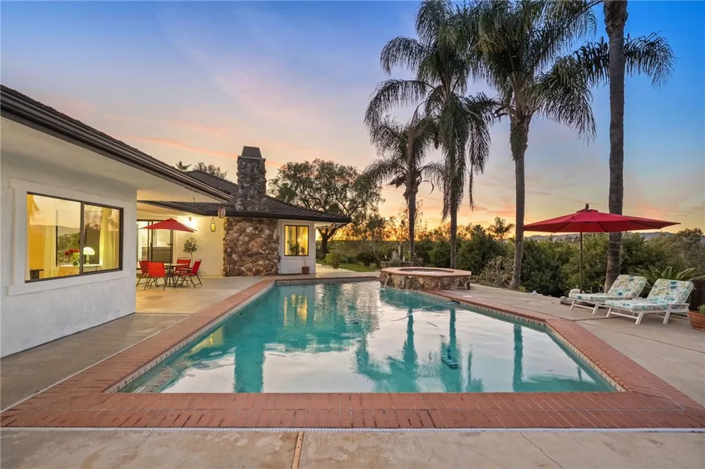 1650 Winterwarm Drive Fallbrook, CA 92028