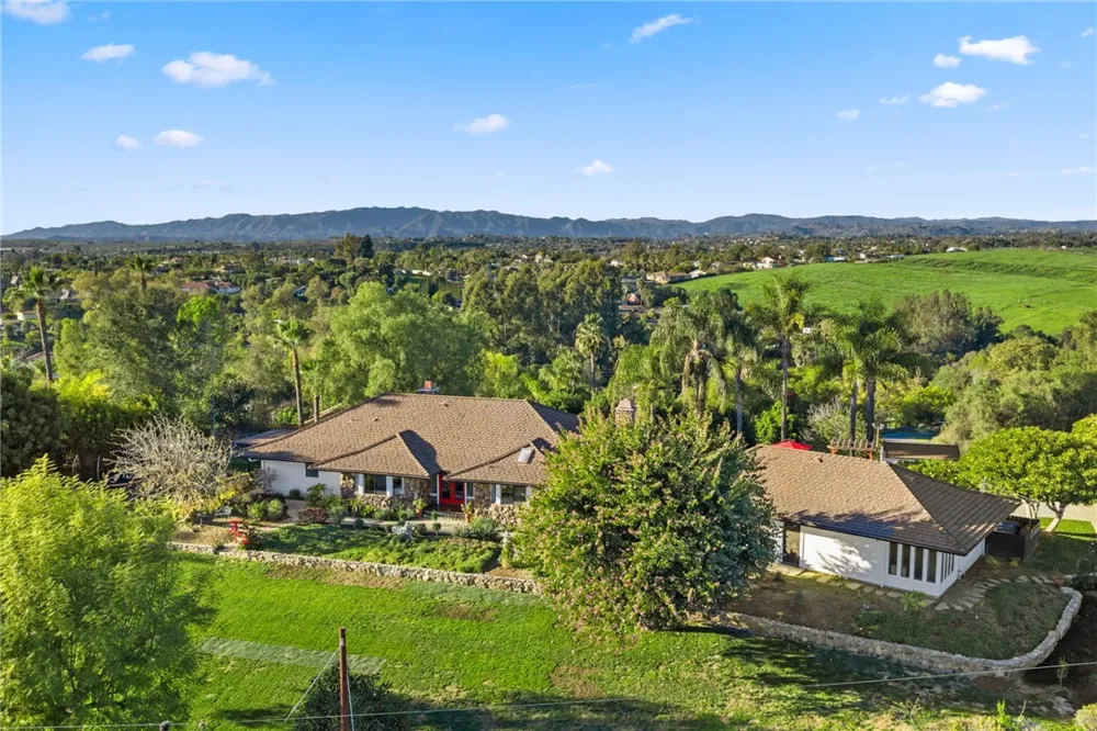 1650 Winterwarm Drive Fallbrook, CA 92028