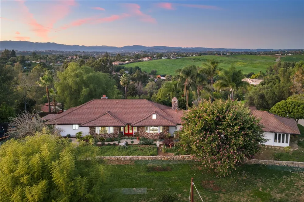 1650 Winterwarm Drive Fallbrook, CA 92028