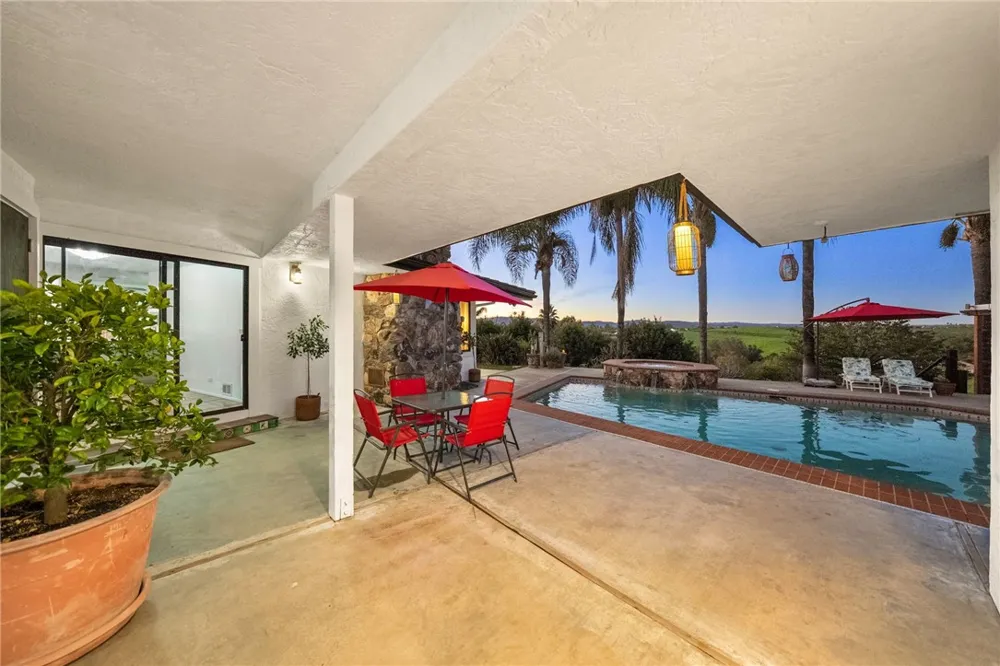 1650 Winterwarm Drive Fallbrook, CA 92028