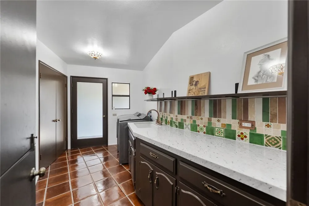 1650 Winterwarm Drive Fallbrook, CA 92028