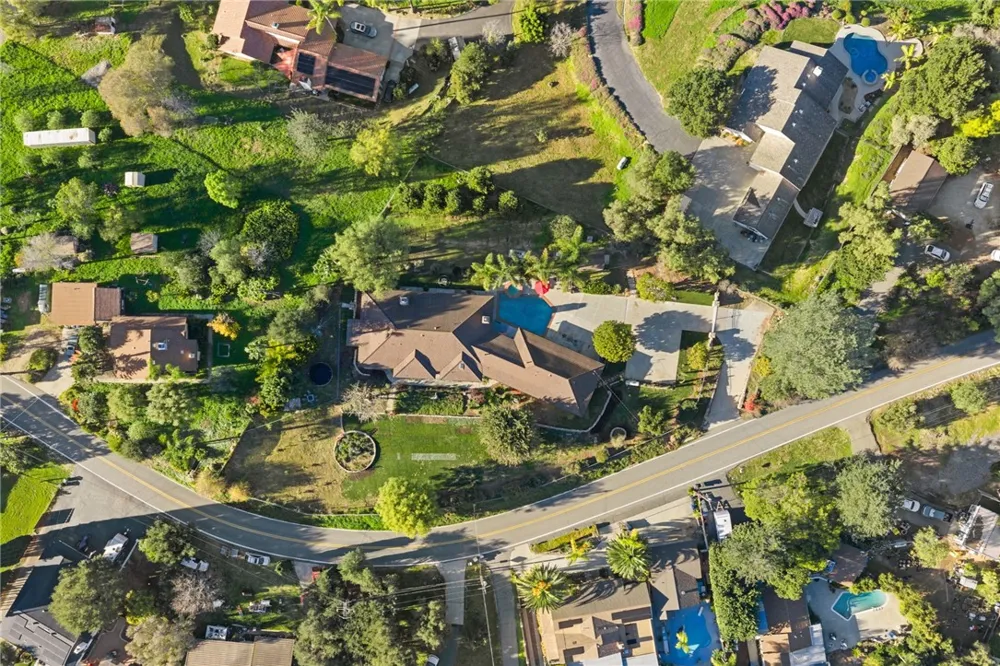 1650 Winterwarm Drive Fallbrook, CA 92028