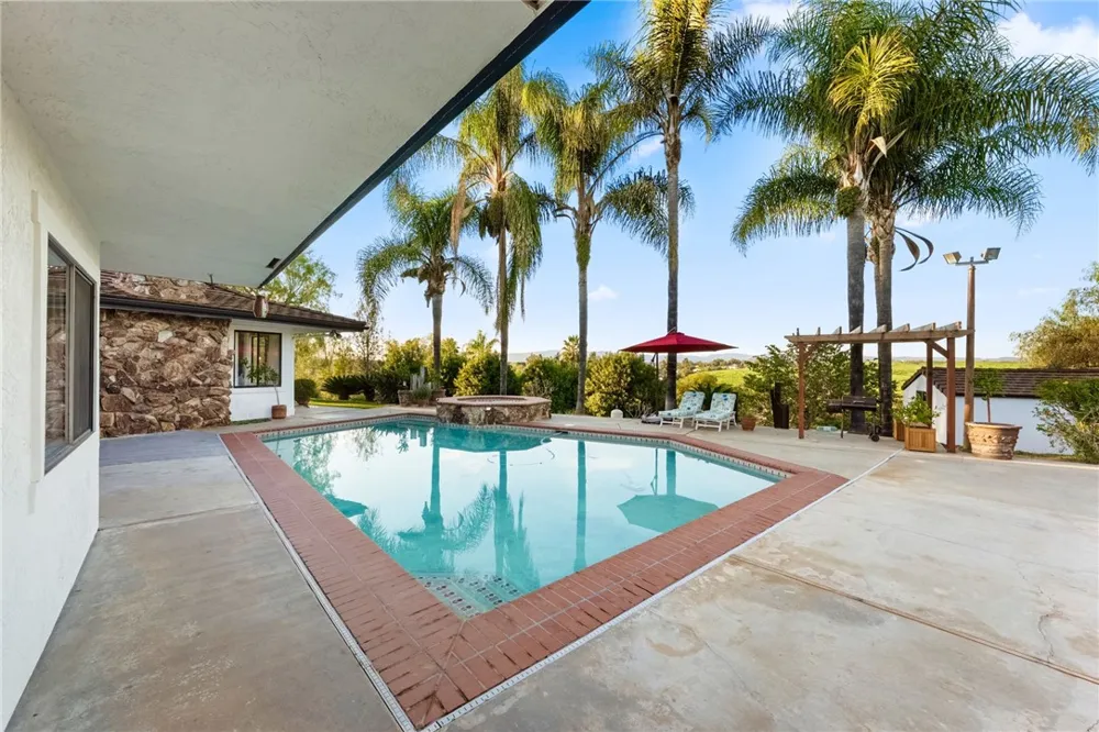 1650 Winterwarm Drive Fallbrook, CA 92028