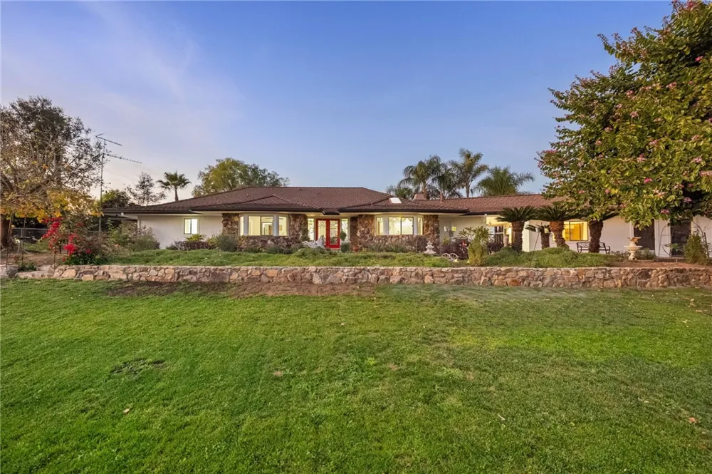 1650 Winterwarm Drive Fallbrook, CA 92028