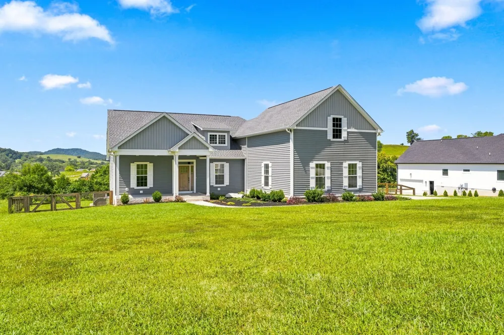 630 Bridle Path Ln Hartsville, TN 37074