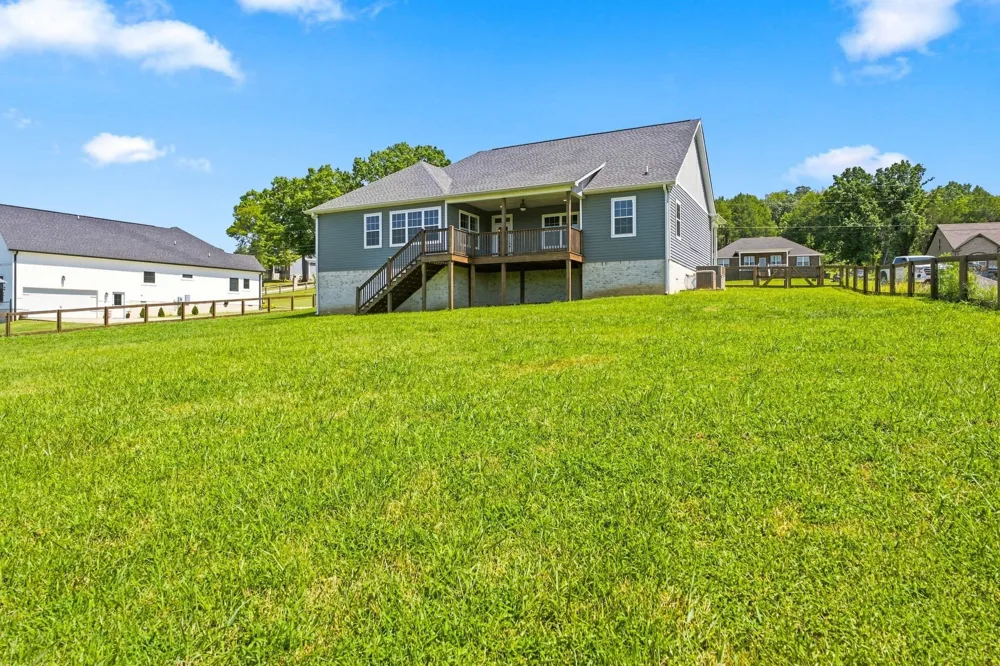 630 Bridle Path Ln Hartsville, TN 37074