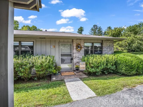 703 Farmington Circle
