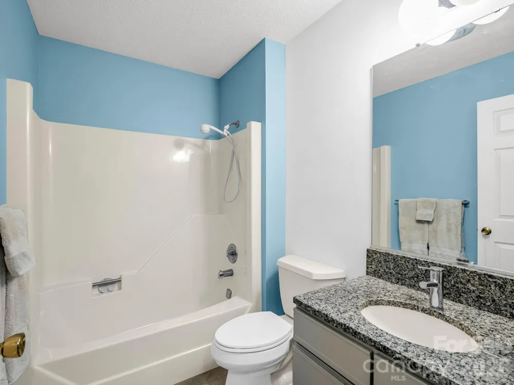 703 Farmington Circle Hendersonville, NC 28739