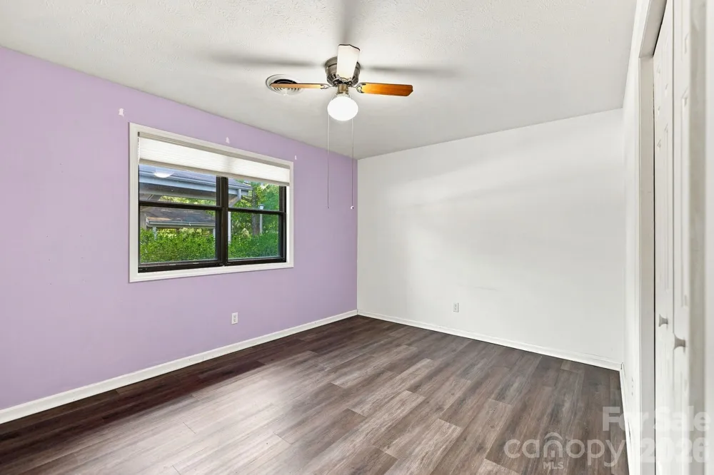 703 Farmington Circle Hendersonville, NC 28739