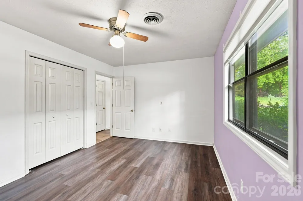 703 Farmington Circle Hendersonville, NC 28739