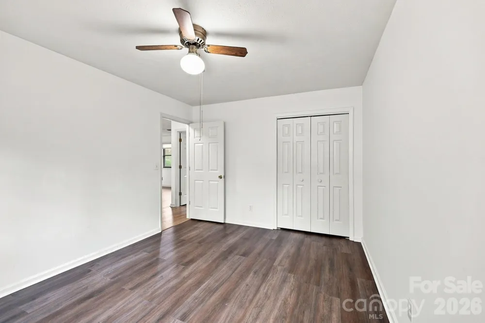 703 Farmington Circle Hendersonville, NC 28739