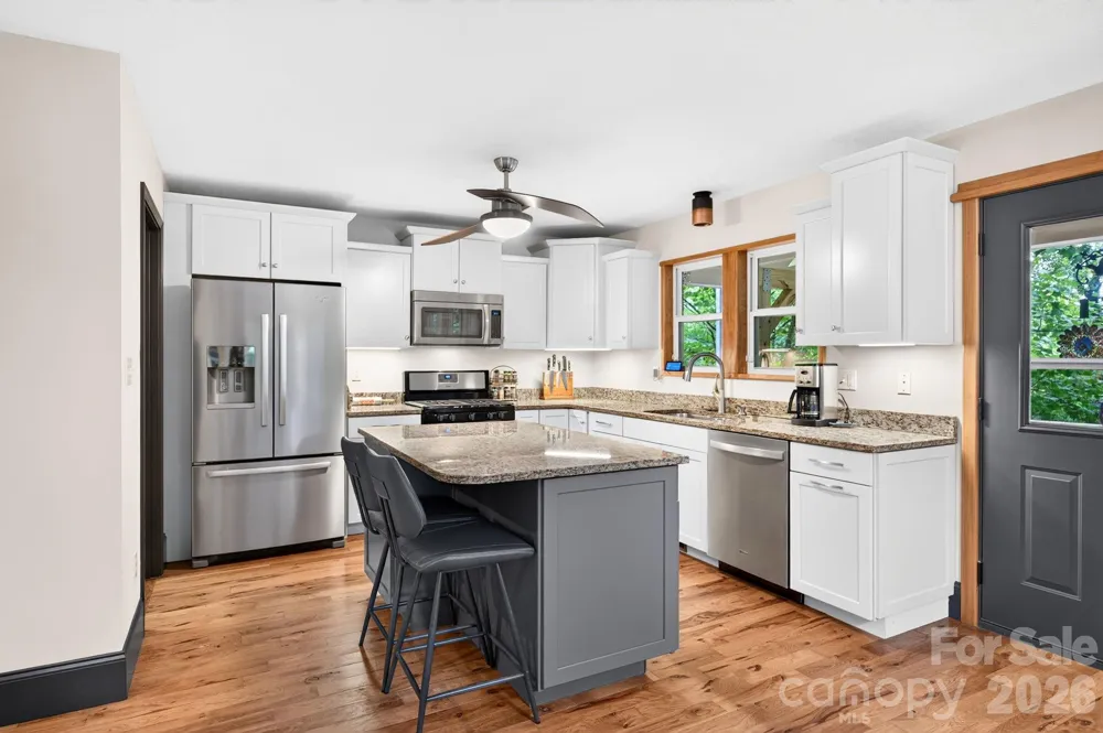15 Riverlink Lane Asheville, NC 28806