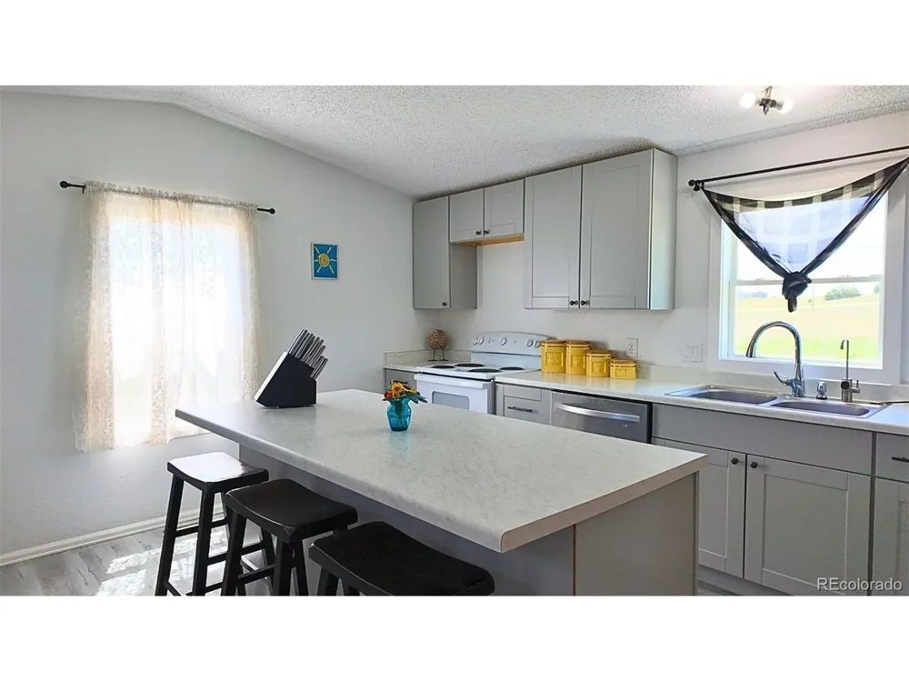 39030 Alta Vista Road Ramah, CO 80832