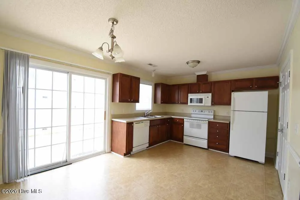 4150 Dudleys Grant Drive #G Winterville, NC 28590