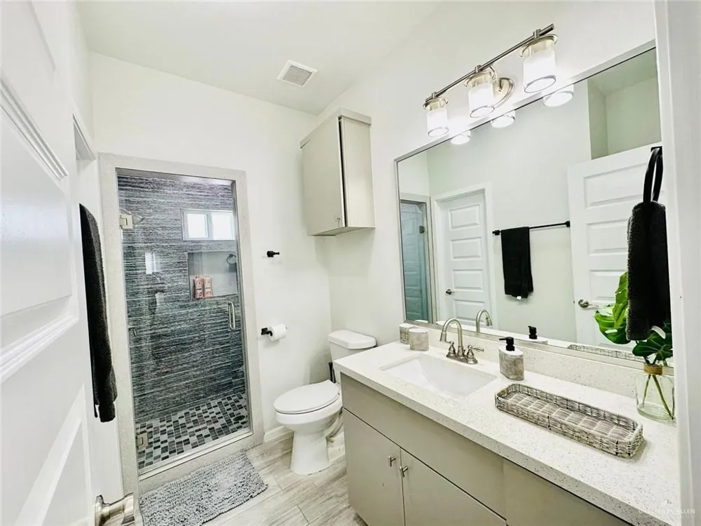 4701 Mulberry Avenue #3 McAllen, TX 78501