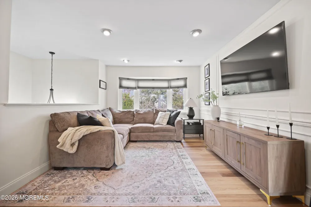 11 Grove Street Middletown, NJ 07748