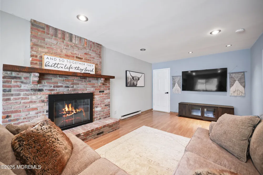 11 Grove Street Middletown, NJ 07748