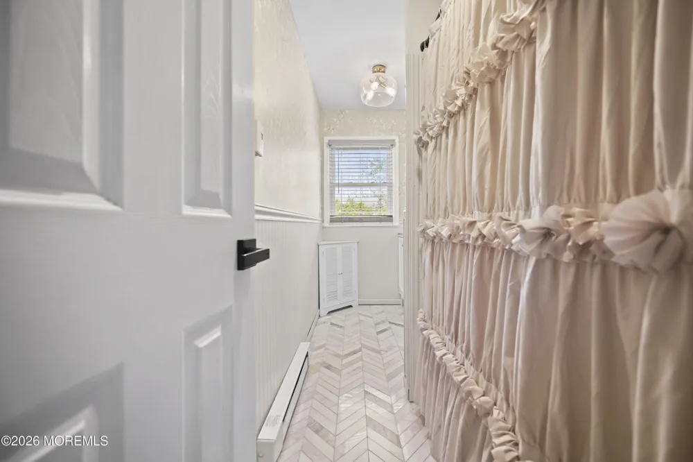 11 Grove Street Middletown, NJ 07748