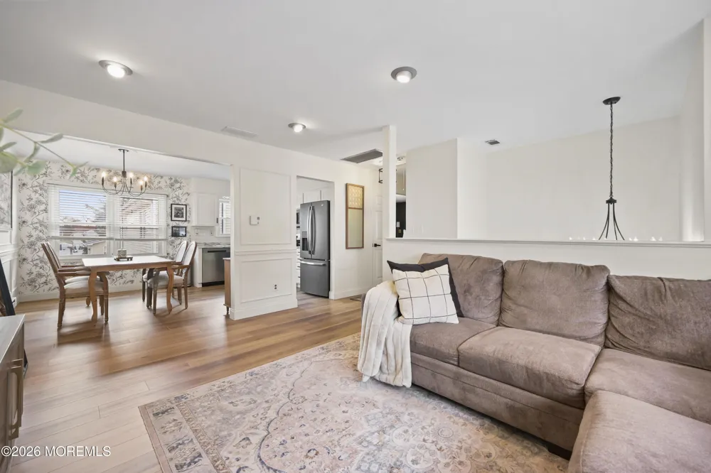 11 Grove Street Middletown, NJ 07748