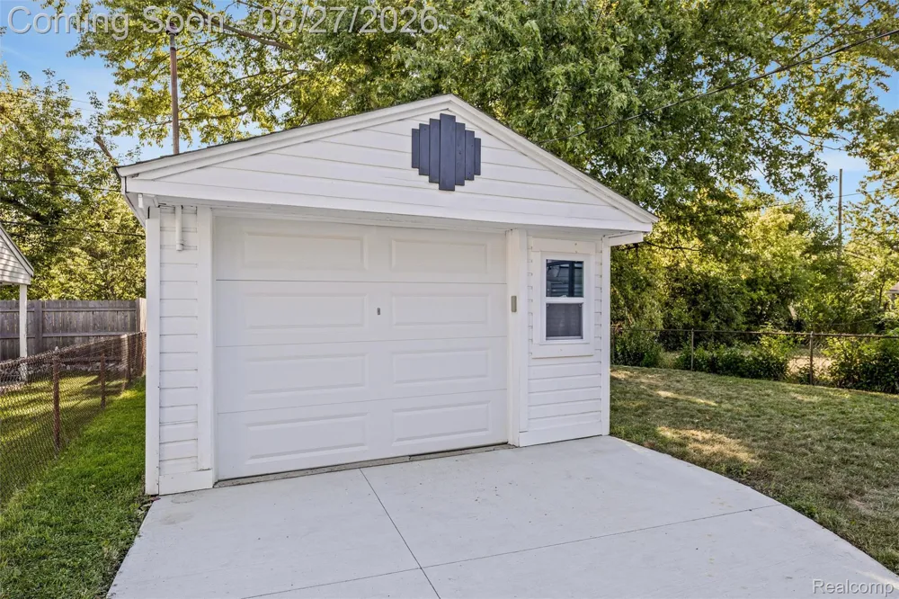 2164 Tyler Avenue Berkley City, MI 48072