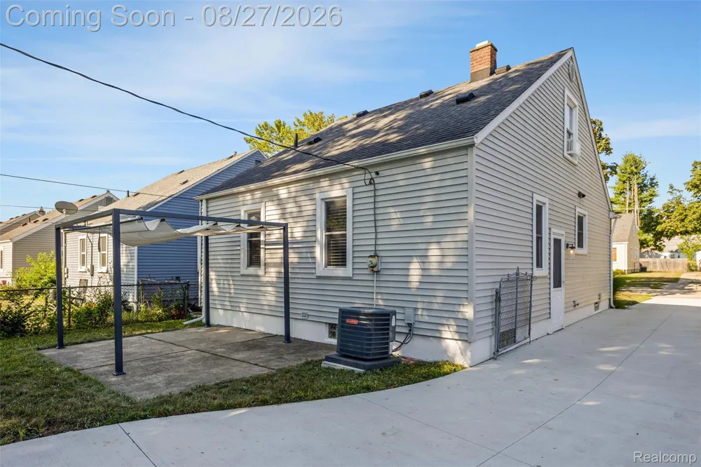 2164 Tyler Avenue Berkley City, MI 48072