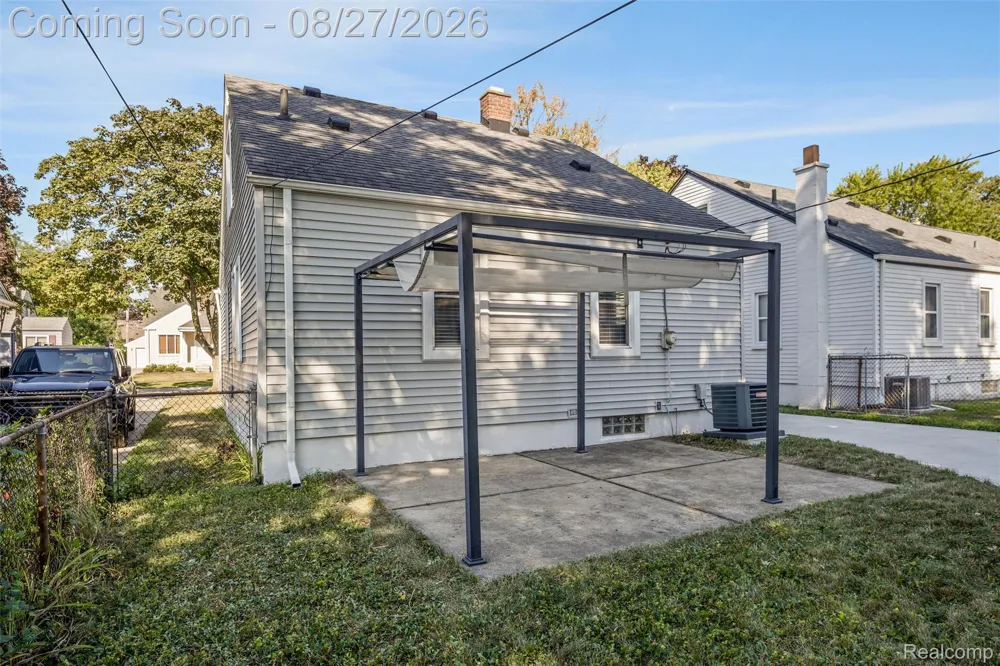 2164 Tyler Avenue Berkley City, MI 48072