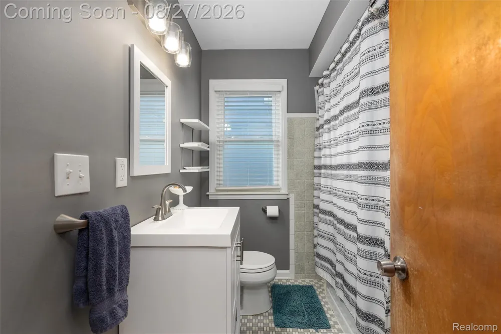 2164 Tyler Avenue Berkley City, MI 48072