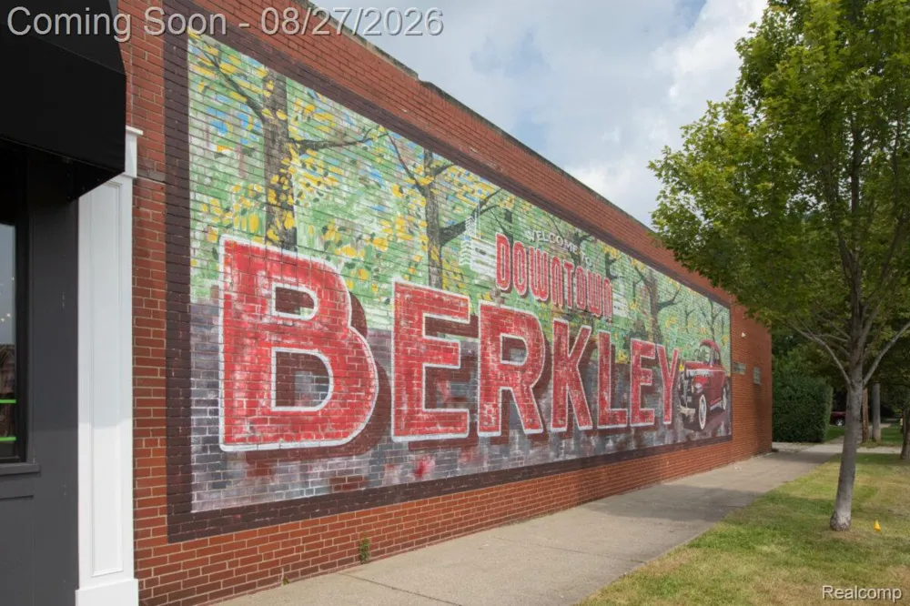 2164 Tyler Avenue Berkley City, MI 48072
