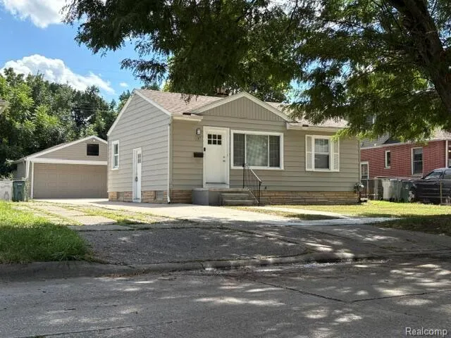 105 W Evelyn Avenue Hazel Park City, MI 48030
