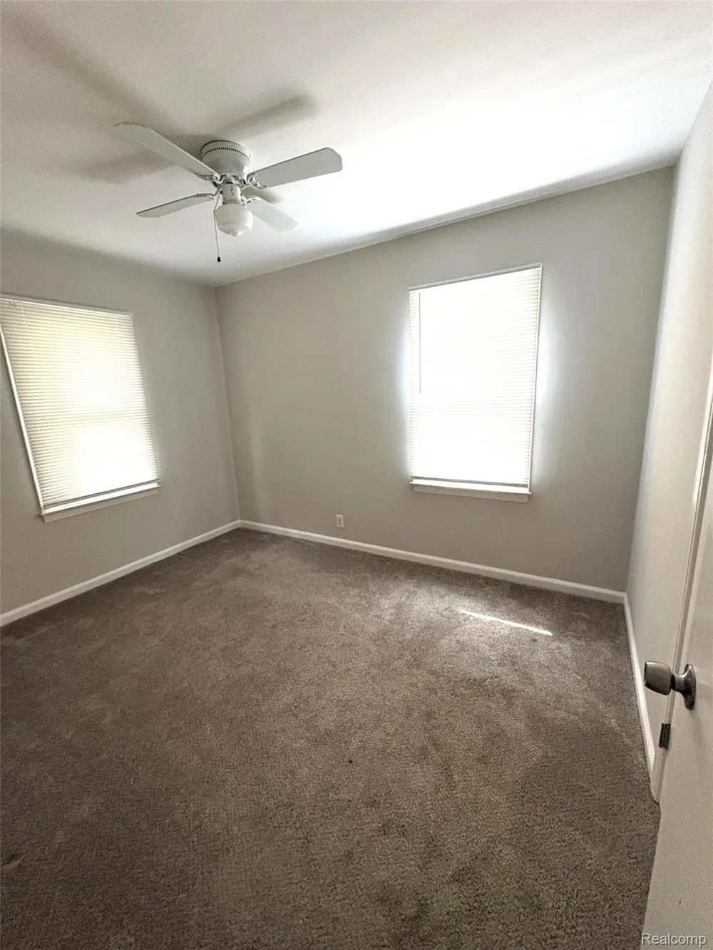 105 W Evelyn Avenue Hazel Park City, MI 48030