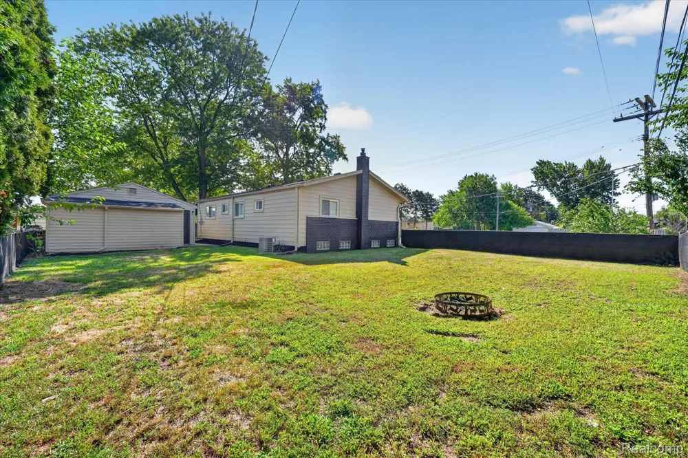 33618 Warren Road Westland City, MI 48185