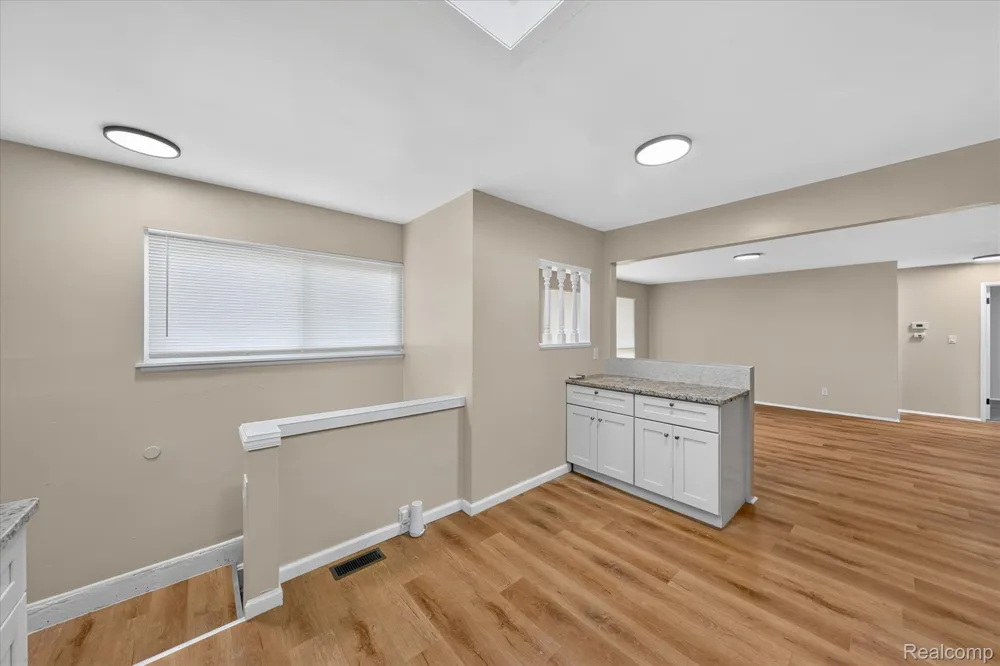33618 Warren Road Westland City, MI 48185