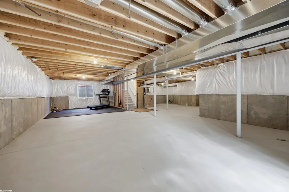 19090 Brighton Drive Macomb Township, MI 48042