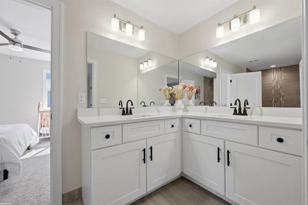 19090 Brighton Drive Macomb Township, MI 48042