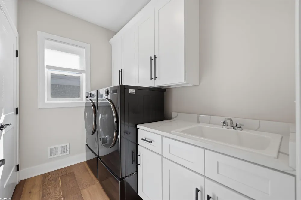 19090 Brighton Drive Macomb Township, MI 48042
