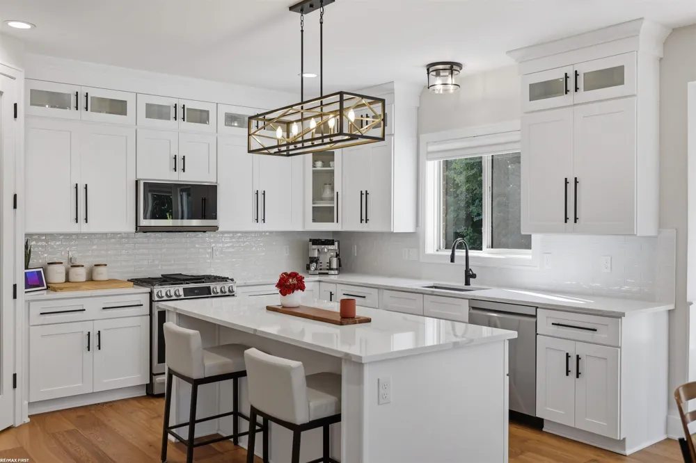 19090 Brighton Drive Macomb Township, MI 48042