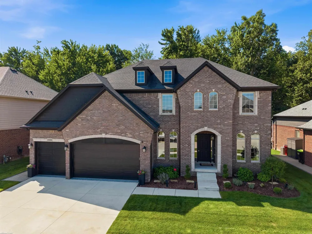 19090 Brighton Drive Macomb Township, MI 48042
