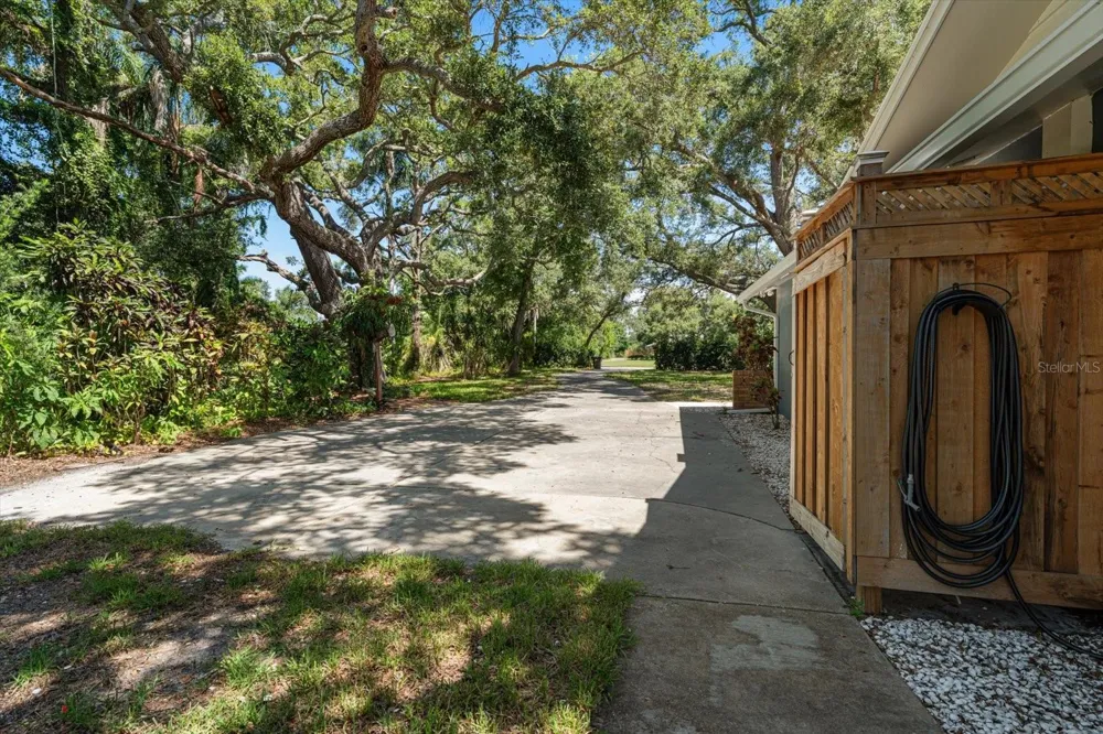 13366 108TH AVENUE Largo, FL 33774