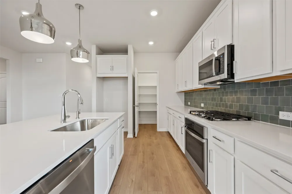 132 Arlington Park Loop Hutto, TX 78634