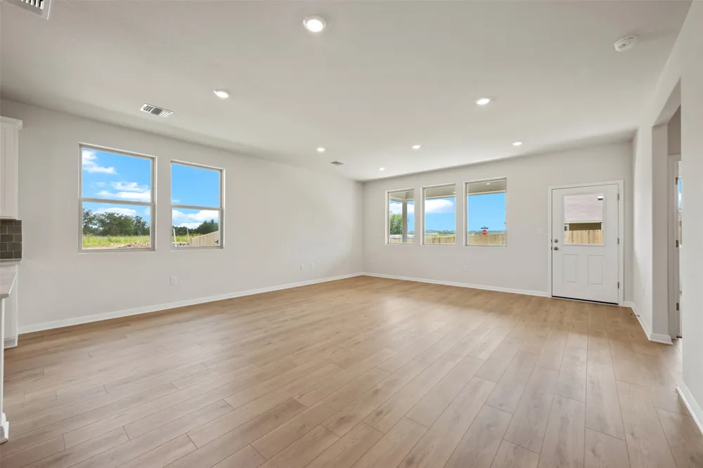 132 Arlington Park Loop Hutto, TX 78634