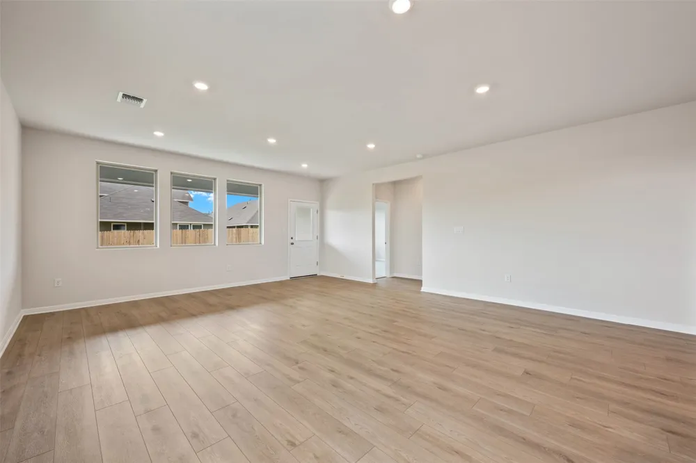 132 Arlington Park Loop Hutto, TX 78634