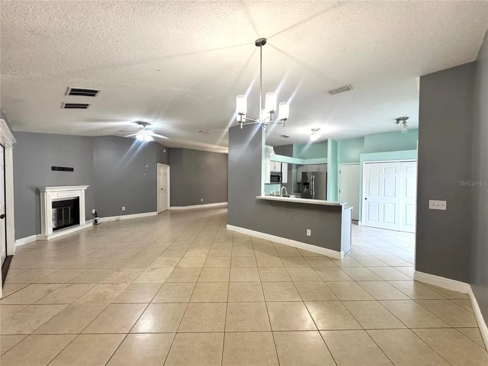 8120 LESIA CIRCLE Orlando, FL 32835
